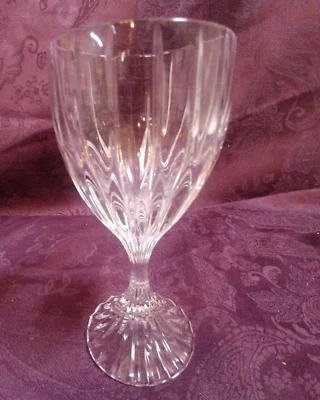 Copa de cristal de plomo Mikasa Park Lane, 6 3/8" de alto Foto 1 de 4