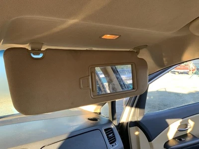 Parasol derecho usado se adapta a: Kia Sedona 2016 sin techo corredizo grado A derecho Foto 1 de 4