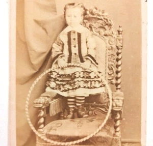 Demoiselle au Cerceau CHARLES Photographe Bordeaux Cdv Vintage albumine ca 1865 - Imagen 1 de 6