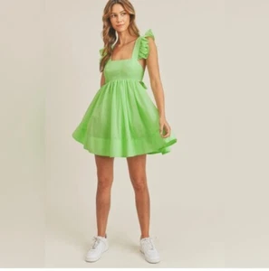 Mable Brooklynn ärmelloses Minikleid mit Rüschen in Limettengrün Damengröße Large " - Bild 1 von 10