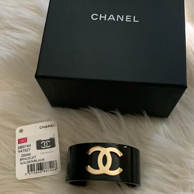 Chanel black gold 19C cuff bracelet - Image 1 of 4