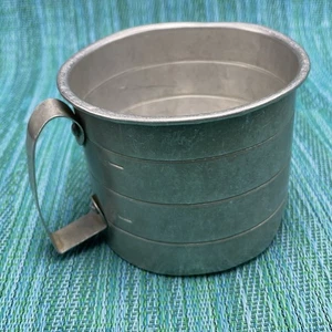 Tin Aluminum Measuring Cup w Handle Embossed Measurements 2 Cup 16 Oz Vtg Rustic - Picture 1 of 11