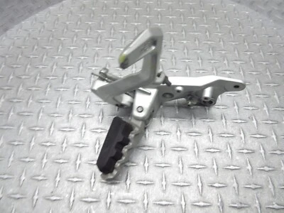 Ducati Multistrada 950 2019 17-21 juego trasero delantero derecho pedal soporte de clavija OEM Foto 1 de 4