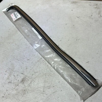 TOYOTA Genuine OEM 4RUNNER VZN1#0 89-95 Outside Windshield Mouldin LH - Image 1 of 2