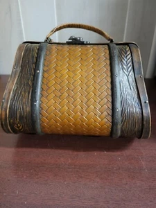 Vintage Handbag Wood Wicker 7.5W x 5H x 4.5"D Hinged Pear Shape Hard Shell Handm - Picture 1 of 7