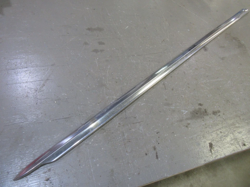 Ford Custom 300 1959 coche delantero lado del conductor guardabarros moldura pieza de lanza Foto 1 de 4