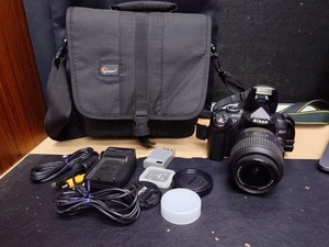 Nikon D5000 12.3MP DSLR Camera+18-55mm Lens With Bag 4gb Card Tested Works Great - Picture 1 of 11