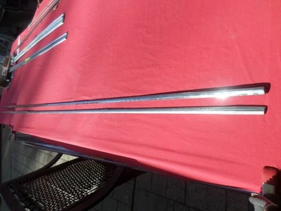 1960 Chevrolet Impala 2 Dr Hardtop Convertible Paint Divide Moldings LH/RH Foto 1 de 4