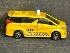 Tomy Tomica Diecast Model Tomica Event Model No. 21 Toyota Alphard Taxi Type - Picture 1 of 10