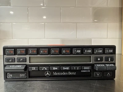 Radio Mercedes Benz Becker 1480 bluetooth streaming W126 R107 560SEL Foto 1 de 4