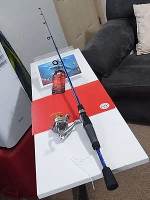 Spinning Fishing Rod Zebco 33 Custom 2-6lb And Reel Browning - Image 1 of 4