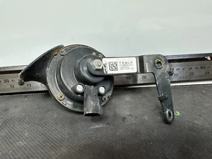 2017 - 2023 TESLA MODEL 3 HIGH PITCH NOTE TONE HORN SIGNAL OEM 1486943-00-a OEM - Picture 1 of 6