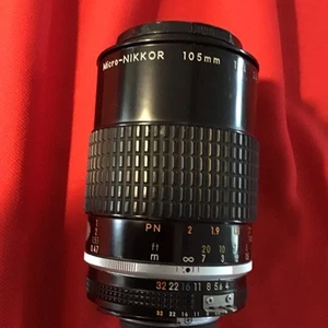Vintage Nikon Micro-NIKKOR 105mm 1:4 Japan Nice - Picture 1 of 7