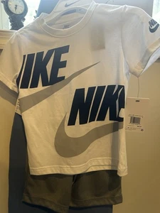 Nike Boys 2-Piece Set T-Shirt & Shorts Outfit Size 6 NWT White Gray Black Logo - Picture 1 of 2