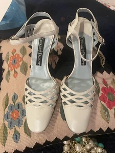 Wunderschöne CESARE PACIOTTI DAMEN SCHUHE PUMPS IN wohlweiss w. Neu - Bild 1 von 2