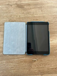 Apple iPad Mini Tablet 1. Gen schwarz - hatte Risse - gut für Teile - Bild 1 von 5