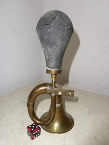Rubber Ball Bulb Curled Horn Brass Taxi Car Bicycle Goose Honk Trumpet Style - Picture 1 of 6