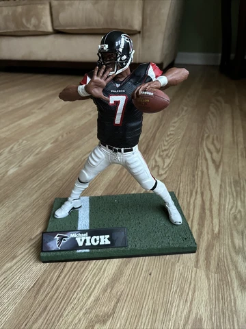 2003 MICHAEL VICK Action 12" NFL Falcons Figure Statue w/ Stand McFarlane's Toys Cover