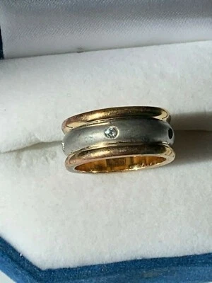 CASUAL & MODERN  women ring  with Two tone band and 6 CZ stones - Image 1 of 4