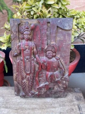 Antiguo panel de madera tallado a mano pintado carro del sur de la India dios Krishna Arjuna Foto 1 de 4