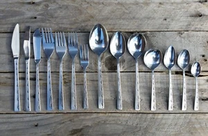 Vintage VINERS EXECUTIVE SUITE Stainless Steel Cutlery - Various Pieces - Picture 1 of 50