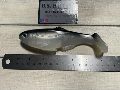 U.S. BAIT CO. Weedless Swimbait 6” Color Pearl Shad Lot Of 1 Bait