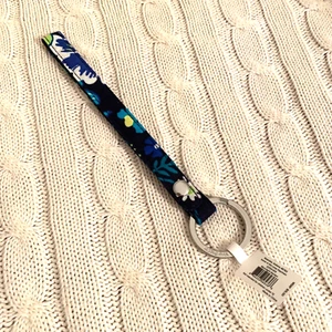 Vera Bradley Iconic In The Loop Keychain Moonlight Garden Cotton NWT MSRP $15 - Picture 1 of 4