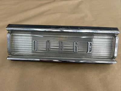 Dodge Challenger 1970 luz de retroceso OEM Foto 1 de 4