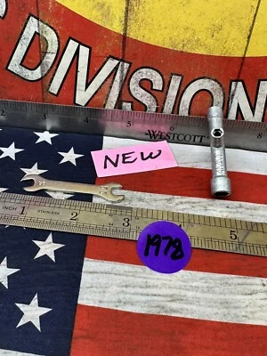 Herramienta y llave RC de 4 vías de colección -NUEVA - enviada a EE. UU. Foto 1 de 4