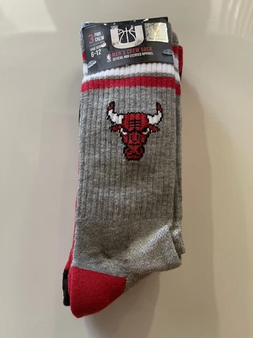 CHICAGO BULLS CREW SOCKS, 3 PAIRS MEN'S SHOE SIZE 6-12 OFFICAL NBA APPAREL-NEW Cover