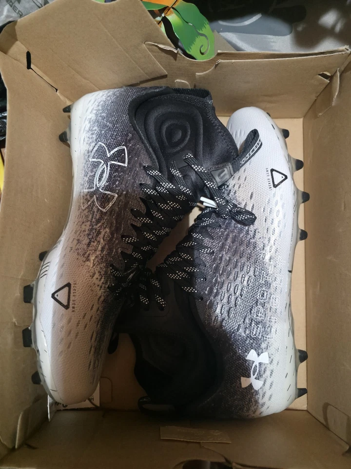 Botines de fútbol Under Armour Spotlight LUX MC 2.0 para hombre talla 10 negros blancos Foto 1 de 4