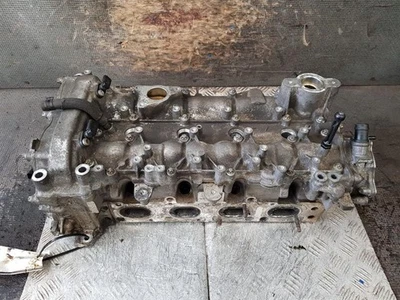 12-15 W176 MERCEDES A-CLASS ENGINE CYLINDER HEAD 2.0 PETROL M270.920 A2700150101 - Image 1 of 4