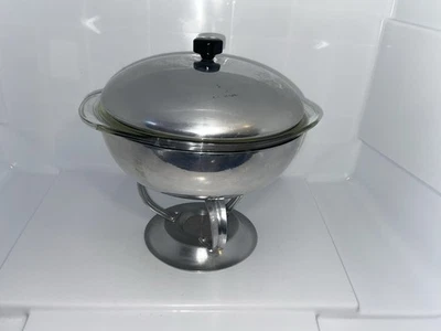 "Plato para frotar de colección con cuenco de vidrio Pyrex de 11/2 cuartos y tapa de 9"" de alto" Foto 1 de 4