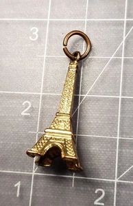 Vintage Pendant Charm Eiffel Tower Paris France Pendant B63 - Picture 1 of 2
