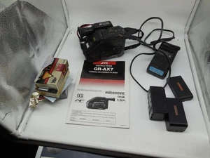 DD5 JVC GR-D7OU Camcorder Read Description Weak batterys with Extra Cassettes - Picture 1 of 6