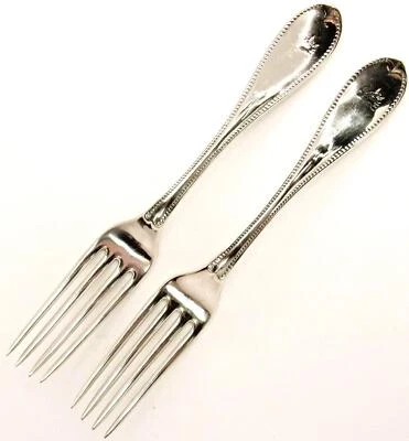 JUEGO DE 2 TENEDORES DE CENA VINTAGE DE PLATA ESTERLINA TIFFANY & CO BORDE CON CUENTAS ANIMALES Foto 1 de 4