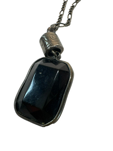 VETEMENTS Collana con ciondolo nero Soho Design con catena e pietra sfaccettata design Soho