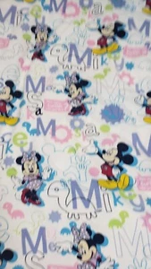 Wonderful World Of Disney Small White Mickey Mouse And Minnie Mouse Scrub - Picture 1 of 9