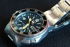 New Seiko 5 Automatic Map Meter SKZ211 Men's Watch - Picture 1 of 5