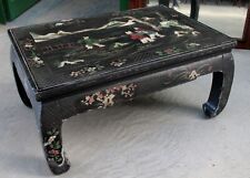 Tavolino da cinese chinato inciso e dipinto lato 77 cm