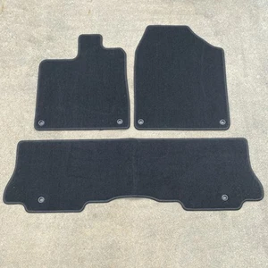 JUEGO DE ALFOMBRILLAS ALFOMBRILLAS NEGRAS HONDA PILOT 2016-2022 USADAS EN EXCELENTE ESTADO 16-22 - Imagen 1 de 5