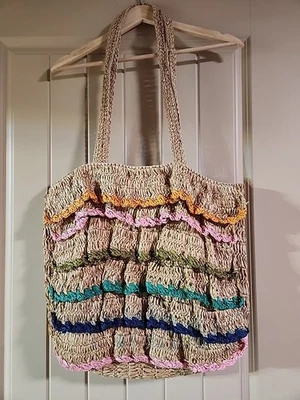 Bolsa Anthropologie Palha Babado Grande Rosa, Azul Turquesa, Verde, Laranja - Imagem 1 de 4