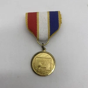 2002 Basketball Award Medal Pin - Picture 1 of 4