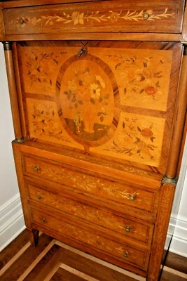 Escritorio-bar italiano con incrustaciones florales Luis XVI años 40 marquetería de calidad  Foto 1 de 4