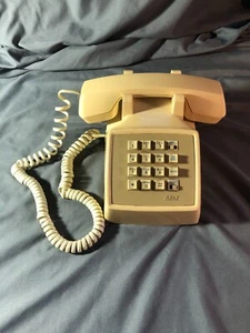Vintage AT&T Beige Traditional 100 Push Button Corded Landline Desk Phone - Picture 1 of 8
