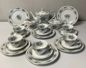 Noritake Violette Tea Set 21 Pieces Bone China Floral and Gilt - Picture 1 of 16