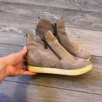 Bota Giselle Rubia Mujer Talla 8.5 Impermeable Tacón de Cuña Cremallera Botín Gris Gamuza Foto 1 de 4