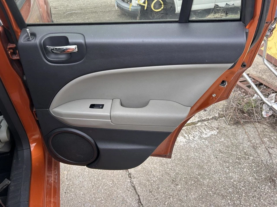 CALIBER   2011 Door Trim Panel Rear 564992 Foto 1 de 1