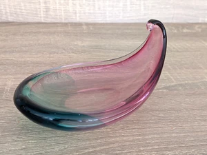 Vintage Art Glass Small Teardrop Raindrop Shaped Trinket Dish Ashtray Pink Teal - Picture 1 of 13