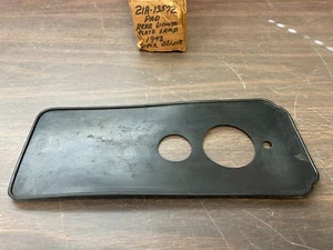 1942 FORD SUPER DELUXE TRUNK HANDLE BASE PAD RUBBER GASKET 924 - Bild 1 von 3